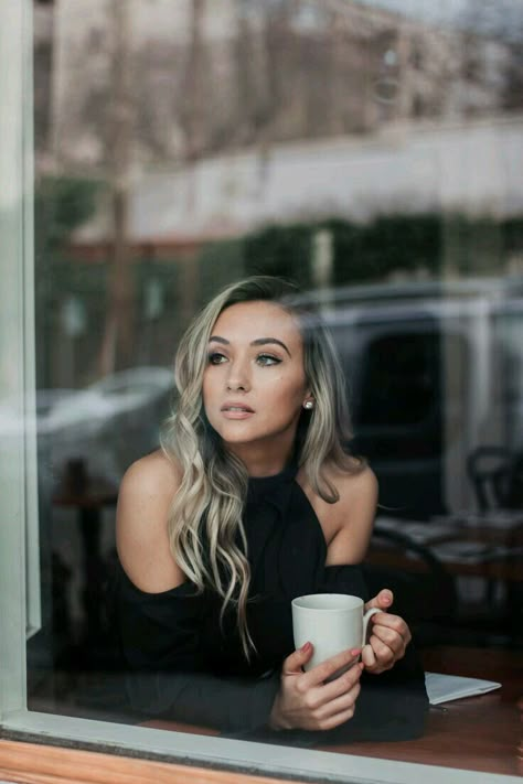 Coffee Please🍵Devinnia Coffee Shop Photography, Coffee Shot, Outdoor Portrait, Business Photoshoot, Coffee Girl, Business Portrait, Coffee Photography, Foto Poses, Milkshakes