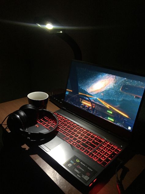 Playing Cod Aesthetic, Dark Room Aesthetic, Laptop Setup, Laptop Gaming Setup, Computer Love, Cute Images For Wallpaper, Computer Gaming Room, Computer Desk Setup, Gamer Setup