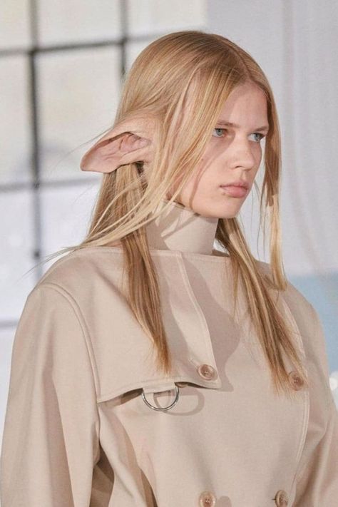 Elf Fashion Aesthetic, Elf Ear Aesthetic, Elf Ears Aesthetic, Elf Ear Reference, Elf Ear Concept Art, Elfcore Make Up, Fairy Prosthetic Makeup, Looking Back Pose, Dark Elf Aesthetic