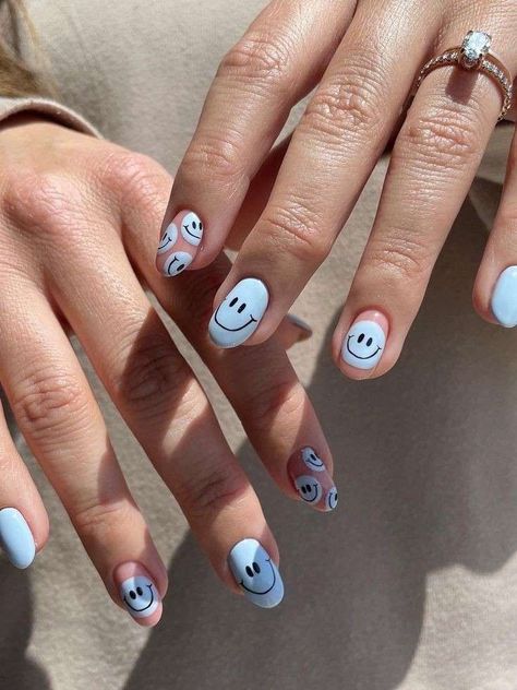 Light Blue Nail Designs Short, Trendy Nails Tips, Light Blue Nails Aesthetic, Nail Art Blue Designs, Uñas Baby Blue, Simple Blue Nail Designs, Cute Light Blue Nails, Light Blue Nails With Design, Baby Blue Nails Designs