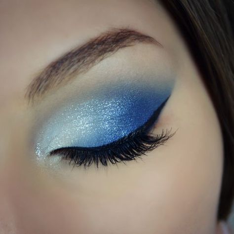 Tomboy Makeup Ideas, Light Blue Prom Makeup, Blue Prom Makeup, Tomboy Makeup, Cinderella Makeup, Cinderella Quince, Quince Makeup, Cinderella Quinceanera Themes, Disney Princess Makeup