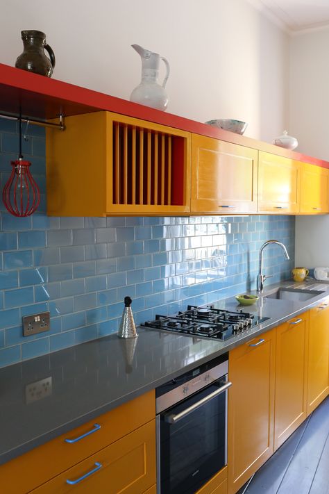 11 The Paragon Orange Kitchen Decor, Blue Kitchen Decor, Kabinet Dapur, Orange Kitchen, Kitchen Trends, Blue Kitchens, Decoration Inspiration, Green Kitchen, Wood Kitchen