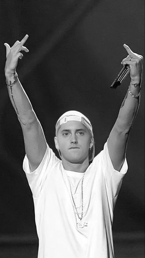 Eminem Wallpaper Iphone, Real Slim Shady, Eminem Poster, Eminem Funny, The Slim Shady, British Rappers, The Eminem Show, Eminem Wallpapers, Eminem Photos