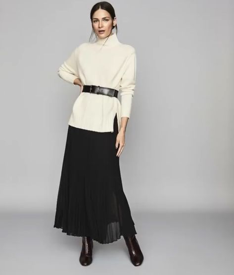 Stylish Midi Skirt, Professional Outfits Women, Black Pleated Skirt, Skirt Outfit, Professional Outfits, 404 Page Not Found, Skirt Outfits, Image Gallery, Jumpers For Women