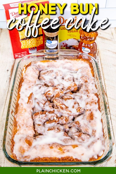 Yellow Cake Mix Desserts, Cake Mix Sour Cream, Cinnamon Bun Cake, Plain Chicken Recipe, Easy Cake Recipe, Honey Bun Cake, Bun Cake, Cake Form, Potluck Desserts