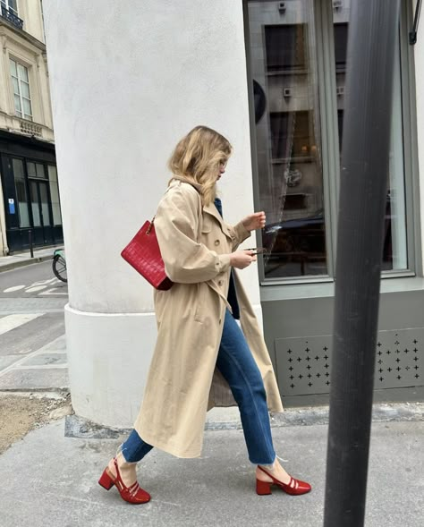 Red Slingback Heels Outfit, Cherry Red Shoes Outfit, Red Heels Outfit Classy, Red Ballerinas Outfit, Red Heels Outfit, Mary Jane Outfit, Red Shoes Outfit, Red Mary Jane Shoes, Braga Portugal