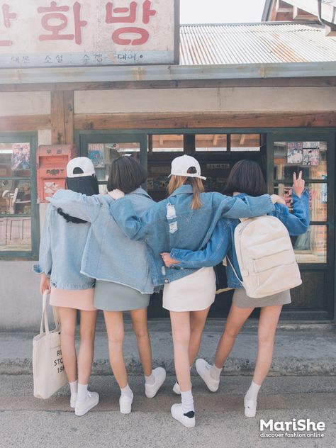 Mode Ulzzang, Ulzzang Korea, Korean Best Friends, Girl Friendship, Best Friends Aesthetic, Korean Fashion Trends, Friend Poses, Ulzzang Fashion, Korea Fashion