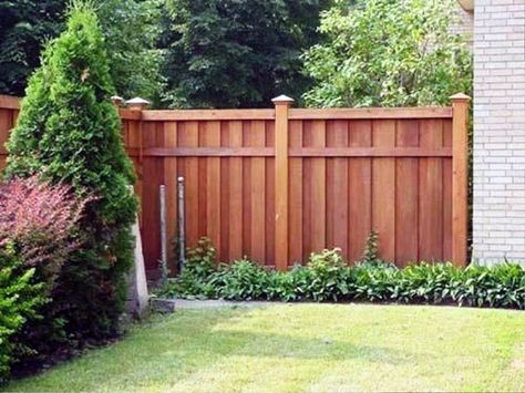 Top 50 Best Privacy Fence Ideas - Shielded Backyard Designs Fence Building, Wood Privacy Fence, Wood Fence Design, Backyard Layout, Privacy Fence Designs, Privacy Landscaping, Backyard Fence, Fence Styles, Backyard Privacy