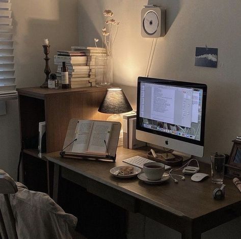 Brown Desk Setup, Brown Desk, Dekorasi Kamar Tidur, Study Room Decor, Study Space, Study Inspiration, A Desk, Desk Setup, Room Inspiration Bedroom