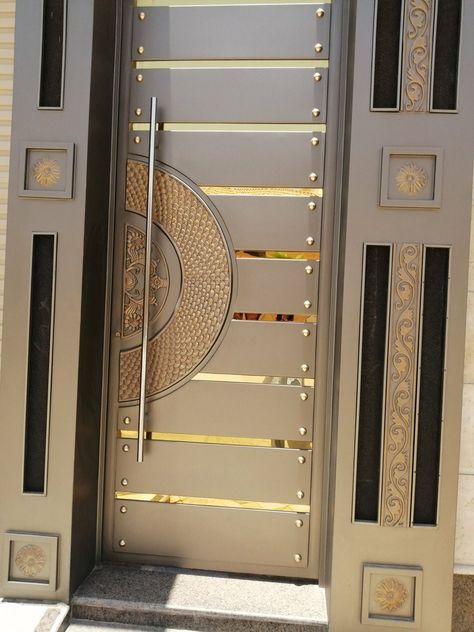 درابزين السلم, Pintu Interior, House Main Door, Flush Door Design, House Main Door Design, Iron Door Design, Main Entrance Door Design, Wooden Main Door Design, Home Door Design