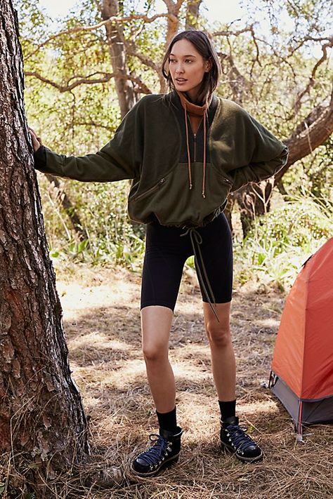 Spring Hiking Outfits, Wander Outfit, Camping Outfits For Women, Cute Hiking Outfit, Hiking Fits, Hiking Outfit Spring, Hiking Outfits, Hiking Outfit Fall, Hiking Outfit Women