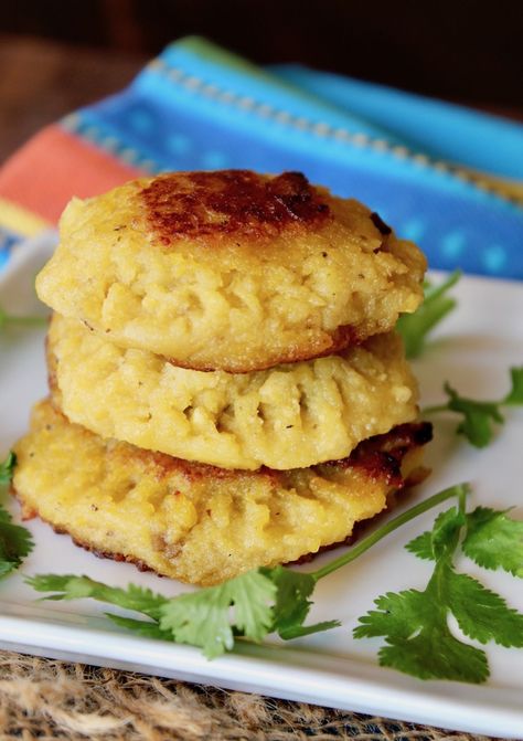 Empenadas de Platano (Plantain Empanadas) are filled with delicious Mexican Picadillo. A combination of sweet and savory ingredients mixed into finely chopped steak and encased in a plantain dough, create an out of this world appetizer or meal. #plantain #empenadas #platano #picadillo Plantain Dough, Empenada Recipe, Plantain Empanadas, Mexican Picadillo, Vegetarian Entree, Ash Baby, Picadillo Recipe, Chopped Steak, Vegetarian Entrees