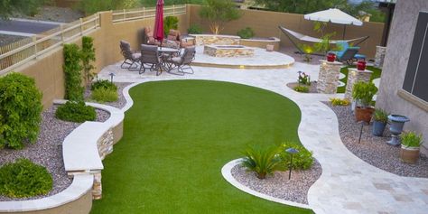 Artificial Turf Border Ideas, Fake Grass Ideas Backyard, Astroturf Backyard Ideas, Backyard Turf Landscaping Ideas, Artificial Turf Edging Ideas, All Turf Backyard, Turf Edging Ideas, Artificial Grass Backyard Landscapes, Backyard Landscaping With Artificial Turf