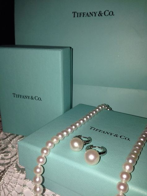 Pearl Earrings Tiffany, Tiffany Pearls Necklace, Tiffany Necklace Pearl, Tiffany And Co Pearl Necklace, Pearl Necklace Tiffany, Tiffany Pearl Necklace, Tiffany Pearls, Tiffany Earrings, Tiffany Necklace