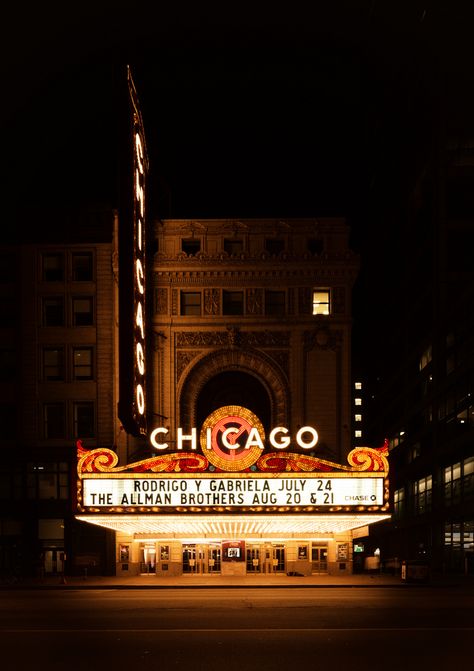 Theater Facade, Theater Marquee, Vintage Movie Theater, Chicago Theater, Theatre Sign, Home Theater Furniture, Majestic Theatre, 달력 디자인, Vintage Theatre