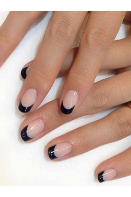 Denver Nails, French Tip Manicure, Unghie Sfumate, Unghie Nail Art, Latest Nail Trends, French Manicure Nails, Nail Trend, French Tip Nails, Negative Space