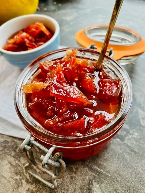 Easy recipe for a simple and delicious quince jam made with grated or chopped quince that requires just three ingredients and a little technique. Quick and yummy. Quince Jam Recipe, Quince Jam, Quince Recipes, Quince Fruit, Make Ahead Appetizers, Healthy Appetizer Recipes, Jam And Jelly, Healthy Sugar, How To Make Jam