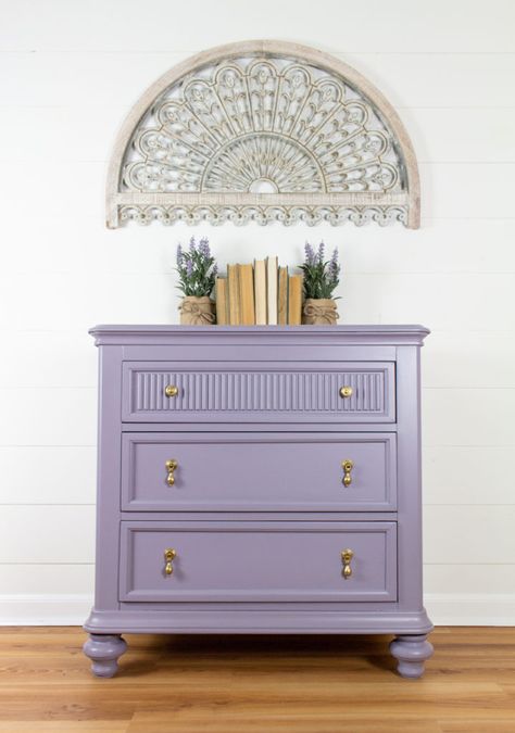 California Bedroom, Purple Furniture, Country Chic Paint, Style Oversize, Diy Furniture Renovation, Vintage Hardware, Furniture Renovation, Refurbished Furniture, Hand Painted Furniture