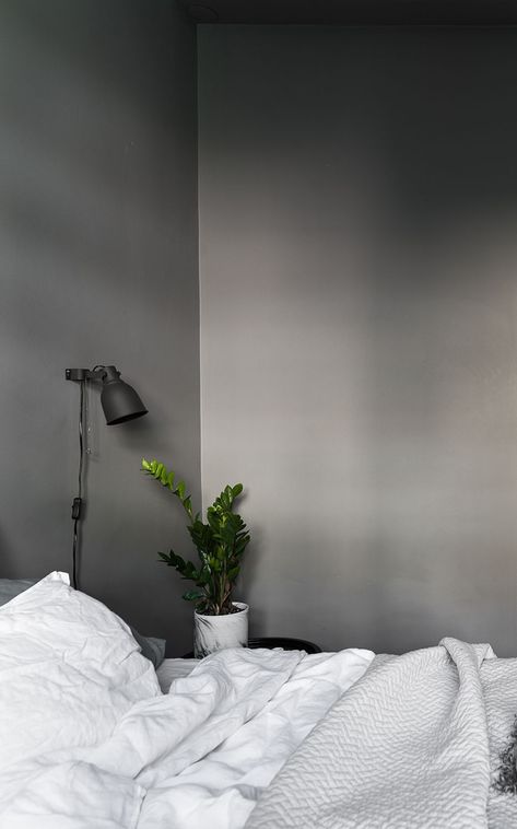 Grey Room Ideas Bedroom, Dark Gray Bedroom, Dark Bedroom Furniture, Dark Grey Rooms, Gray Bedroom Walls, Grey Bedroom Furniture, Grey Bedroom Decor, Dark Bedroom, Grey Room