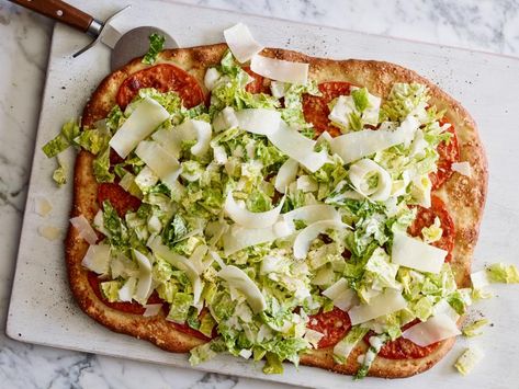 Caesar Salad Pizza, Herbed Chicken, Salad Pizza, Parmesan Pizza, Pizza Salad, Pizza Dough Recipe, Chicken Caesar, Chicken Caesar Salad, Creamy Parmesan