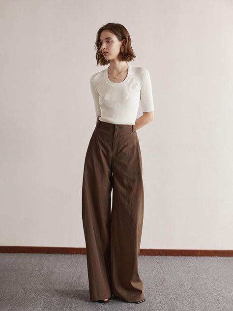 Composition : POLYESTER 60% VISCOSE 40%Color : Light Beige_S,Light Beige_M,Light Beige_L,BROWN_S,BROWN_M,BROWN_LCountry of Origin : CHINA High Waisted Brown Pants Outfit, Wool Wide Leg Pants, Gen Z Business Professional, Professor Fashion Women, Light Spring Fashion, Brown Pleated Pants Outfit, Beige Color Outfit, Beige And Brown Outfit Ideas, Brown Slacks Outfit Women