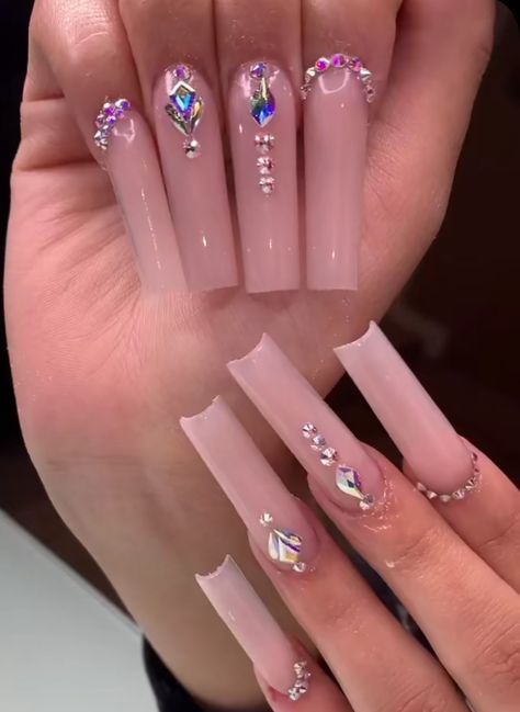 Nude With Rhinestone Nails, Nails Ideas With Diamonds, Gem Nails Acrylic, Nail Inspo Rhinestones, Baddie Nails Instagram Long, Nails Rhinestones Design, Nails Gems Rhinestones, Nude Nails With Rhinestones, Nail Designs With Rhinestones