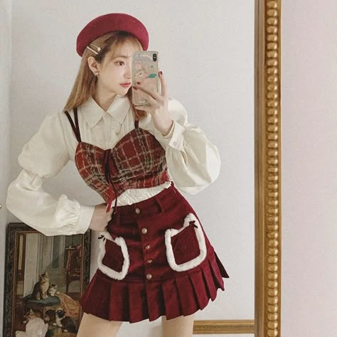 Red And White Fashion, Yanfei Outfit, Red Outfits Korean Style, Red Kawaii Outfits, 1980s Fashion Teenagers, Red Harajuku Outfit, Red Outfit Korean, Red And White Outfit, Red Cute Outfits Korean