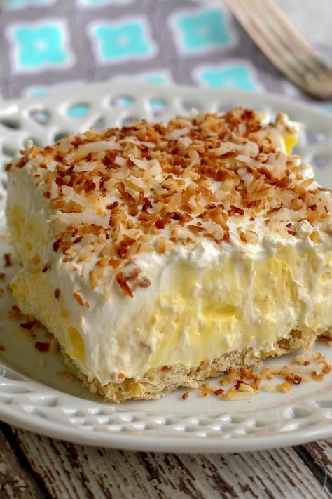 Coconut Cream Pie Deluxe Bunco Desserts, Coconut Creme Pie, Slab Pies, Cream Pie Filling, Tart Crust, Awesome Desserts, Coconut Cream Pie Recipes, Cake Mug, Cream Pies