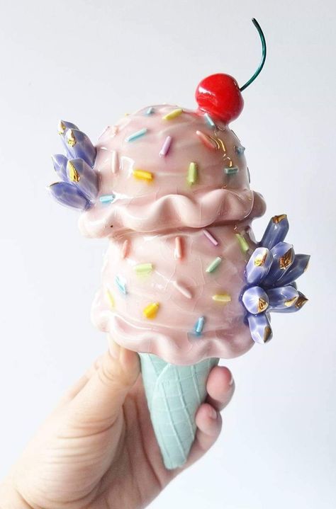 Jeff Koons Art, Making Ice Cream, Jeff Koons, Make Ice Cream, Store Ideas, Pottery Classes, Ceramics Pottery Art, Interior Design Art, Polymer Clay Projects