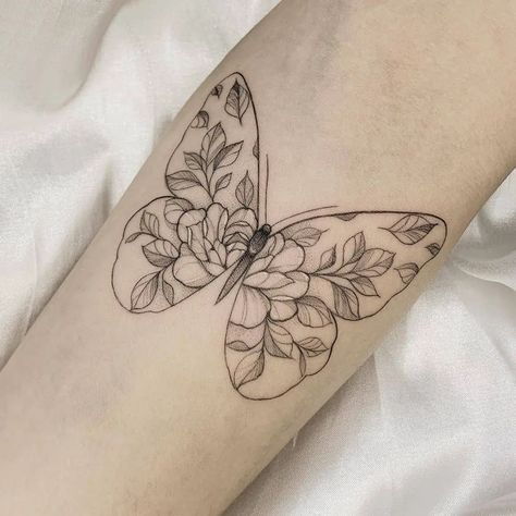 Butterfly Tattoo Ideas For Women, Old Style Tattoos, Butterfly Sleeve Tattoo, Butterfly Wing Tattoo, Butterfly Thigh Tattoo, Watercolor Butterfly Tattoo, Traditional Butterfly Tattoo, Realistic Butterfly Tattoo, Butterfly Neck Tattoo