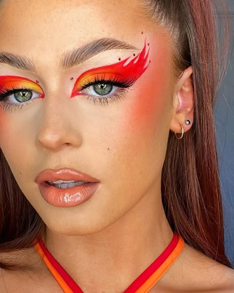 Fire And Ice Makeup Halloween, Flame Makeup Look, Red And Orange Makeup Looks, Fire Makeup Ideas, Fire Makeup Look Easy, Labor Day Makeup, Orange Festival Makeup, Fire Element Makeup, Red And Orange Makeup