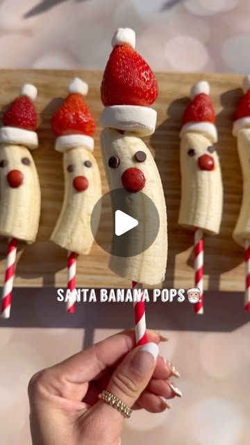 Melissa on Instagram: "SANTA BANANA POPS🎅🏼

Welcome to episode 16 of @melissas_healthykitchen festive eats series. Today it’s how to make santa banana pops🎅🏼. A super simple and festive snack idea for the holiday season. Make sure to save this one for later!

What you’ll need:
1. Bananas
2. Marshmallows
3. Strawberries
4. Mini marshmallows
5. Mini chocolate chips
6. Red chocolate (I used chocolate No No’s) 
7. Red and white paper straws

Instructions:
1. Slice banana in half
2. Add half of the banana to paper straw
3. Add marshmallow (I cut in thirds)
4. Add whole strawberry
5. Add mini marshmallow
6. Add mini chocolate chips for eyes
7. Gently press in a red candy for nose
.
.
#festivefood #christmasfood #holidaypartyfood #fruitskewers #snackideas #snacksforkids #holidayfood #easysnac Banana Santa, Banana Pops, Christmas Baking Ideas, Fruit Skewers, Red Chocolate, Holiday Party Foods, Mini Marshmallows, Red Candy, Santa Clause