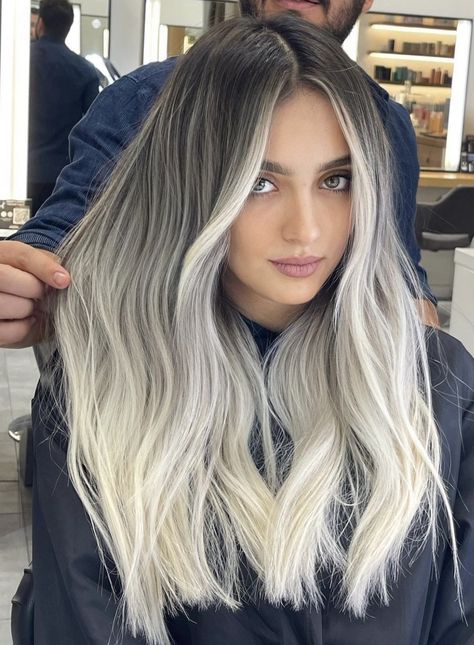 Ash Blonde Hair Balayage, Blonde Hair With Roots, Ice Blonde Hair, Fall Blonde Hair, Balayage Short, Ombre Blond, Icy Blonde Hair, White Blonde Hair, Ash Blonde Balayage