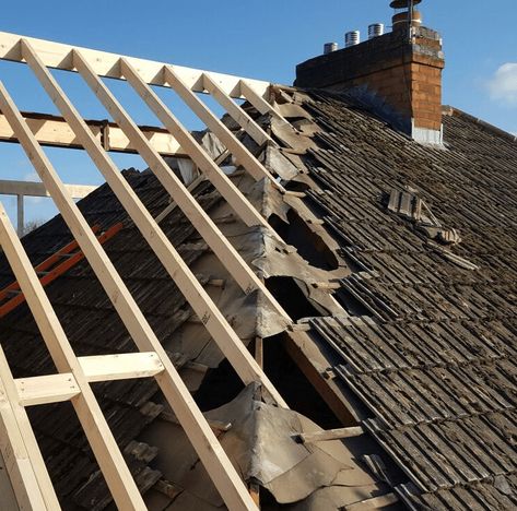 A Beginner's Guide on Hip to Gable Loft Conversions | Fifi McGee Hipped Roof House, Loft Conversion Hip To Gable, Loft Conversion Roof, Loft Conversion Plans, Hip Roof Design, Loft Conversion Bedroom, Hipped Roof, Dormer Loft Conversion, Dormer Bungalow