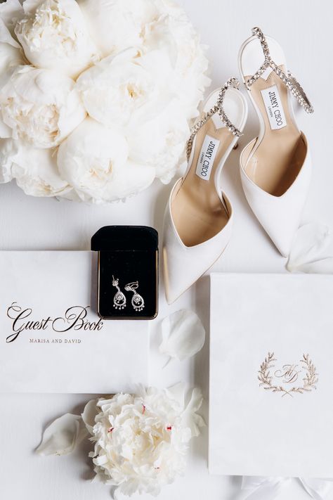 Bridal Accessories Photography, Bride Detail Shots Photo Ideas, Bridal Details Flat Lay, Wedding Detail Flat Lay Photos, Detail Flat Lay Wedding, Flatlay Wedding Details Bride, Wedding Accessories Photography, White Heels Wedding, Wedding Photo Checklist