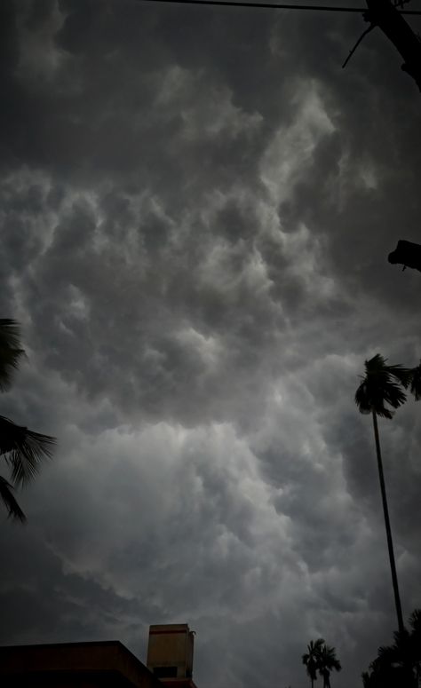 Aesthetic Dark Clouds, Dark Clouds Aesthetic, Moody Clouds, Dark Weather, Clouds Aesthetic, Birthday Post, Birthday Post Instagram, Dark Clouds, Amazing Nature Photography