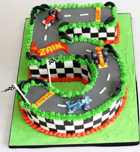 HOTWHEELS STYLED RACE CAR 5TH BIRTHDAY CAKE | Flickr - Photo Sharing! Race Track Cake, Bolo Hot Wheels, Wheels Cake, Γενέθλια Mickey Mouse, Hot Wheels Birthday Party, Hot Wheels Cake, Torte Creative, Wheel Cake, Race Car Cakes