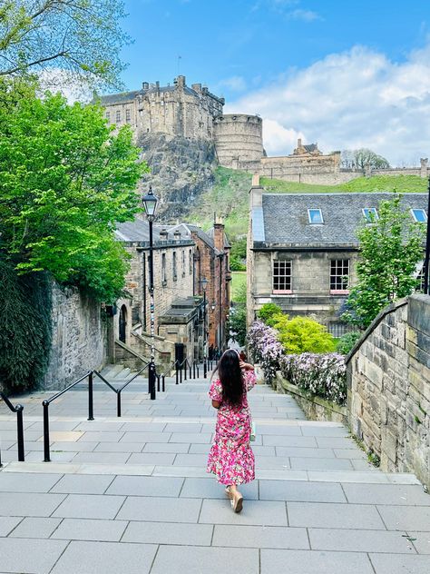 Edinburgh castle in Spring Castles In Scotland, Edinburgh Castle, Tourist Places, The Capital, Capital City, Edinburgh, About Uk, Enchanted, The Uk