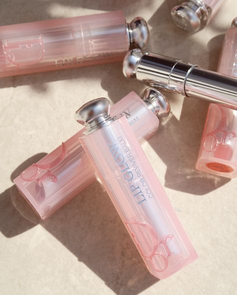 Dior Addict Lip Glow Balm, Review Dior Lip Glow Strawberry, Dior Lip Glow Balm Rosewood, Dior Lip Glow Balm, Dior Lip Glow Rosewood, Dior Lip Glow Aesthetic, Dior Lip Glow Pink, Dior Addict Natural Glow Set, Glow Balm, Dior Lip