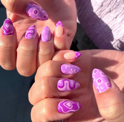 Fun Purple Nail Designs, Purple Funky Nails, Purple Tie Dye Nails, Gen Z Nails, Fun Purple Nails, Groovy Nail Art, Purple Summer Nails, Flashy Nails, Pink Blue Nails