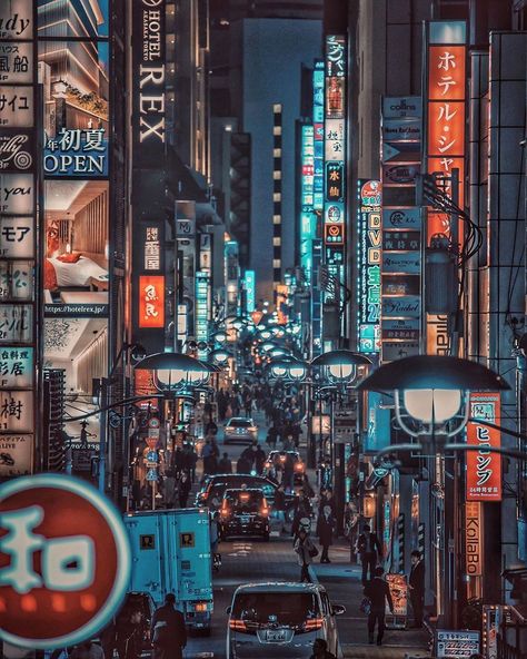 DISCOVER TOKYO on Instagram: “Akasaka streets (📸: @moto_ph0t0 )” Reference Images, City View, Tokyo Japan, Times Square, Tokyo, Japan, Twitter, Travel, On Instagram