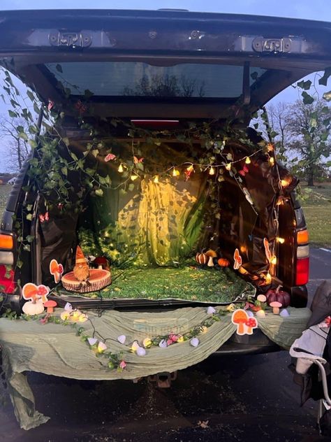 Boho Trunk Or Treat, Funny Trunk Or Treat, Forest Trunk Or Treat, Dungeon Halloween, Trunk Or Treat Church, Trunk Or Treat Decorations, Church Trunk Or Treat, Trunk Decor, Halloween Car Decorations