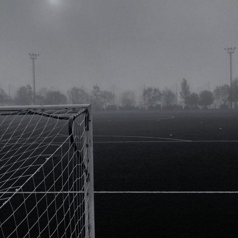 Football Aesthetic Black And White, Oliver Aesthetic, Futbol Aesthetic, Jamie Tartt, Roy Kent, Royal Elite Series, Aesthetic Football, Royal Elite, Football Photography