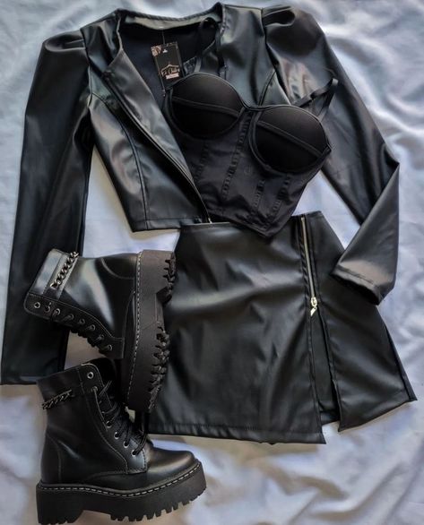 Fasion Outfits, Easy Trendy Outfits, Fashion Inspiration Design, Looks Chic, Mode Inspo, Really Cute Outfits, Leather Outfit, Edgy Outfits, Casual Style Outfits