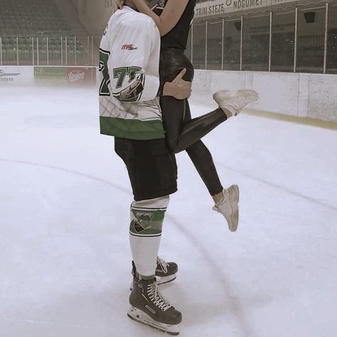 Figure Skater Aesthetic, Anastasia Allen, Skater Couple, Wag Aesthetic, Hockey Girlfriend, Hannah Grace, Skating Aesthetic, Playing For Keeps, Sports Romance