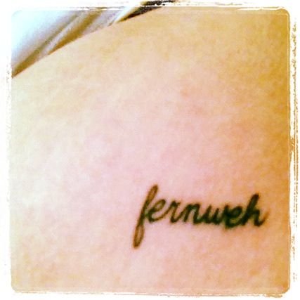 "Fernweh" is a German word that translates to "an ache for distance places" - Meaning you crave to travel or you're heartsick for a place you've never been (aka wanderlust) German Word, Tattoo Simple, Travel Words, German Words, Small Tattoo, Piercing Tattoo, Travel Tattoo, Get A Tattoo, Body Mods