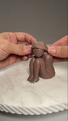 Easy Sculpting Ideas/Clay Sculpting Ideas, Sculpting Tutorials, Clay Sculpting, Beginner Pottery, Sculpture Art Clay, Relief Sculpture, Modeling Clay, Sculpting Clay, Art Clay