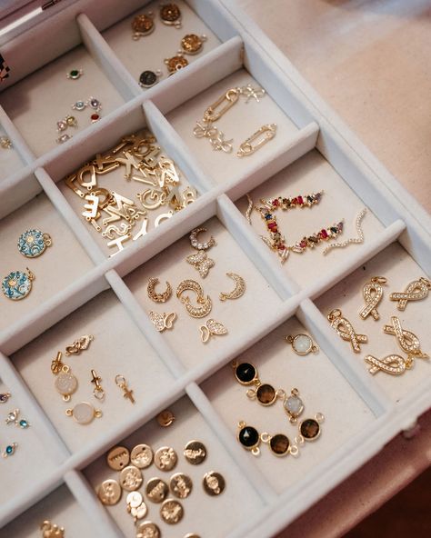 With over 50 charms to choose from, you’re bound to find something you like! Gives your permanent jewelry a little something extra to make it personal to you. 🤍 #permanentjewelry #poppyandvioletmn #bracelets #necklace #rings #anklets #14kgold #sterlingsilver #rosegold #weld #zap #minnesota Permanent Jewelry Instagram, Charm Bar Set Up, Permanent Jewelry Charms, Classy 21st Birthday, Permanent Jewelry Business, Jewelry Booth, Charm Bar, Market Booth, Permanent Jewelry