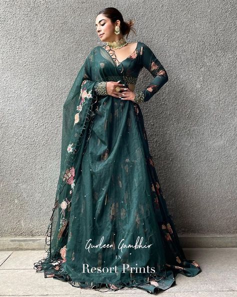 Pakistani Lehenga, Indie Vibes, Mehndi Ceremony, Rocker Chic, Wedding Lehenga, Pakistani Wedding, Bridal Fashion, Latest Design, Lehenga