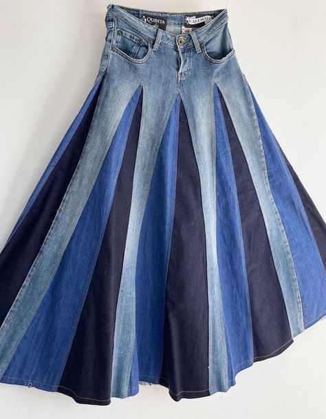 Jeans Skirt Upcycle, Jeans Into Long Skirt, Diy Demin Skirts, Upcycled Skirts Diy, Upcycle Mens Shirts, Sewing Your Own Clothes Beginners, Denim Skirt Pattern Sewing, How To Make A Denim Skirt Out Of Jeans, How To Make A Skirt Out Of Jeans